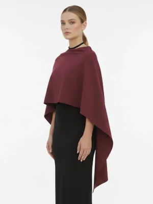 Disponible en varios colores, es el complemento perfecto para cubrir los hombros para eventos muy formales, asistencia a actos religiosos.