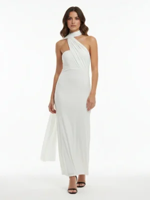 Vestido largo blanco palabra de honor con fular largo y tejido fluido. Ideal para bodas civiles y celebraciones elegantes.
