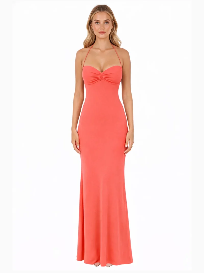 Vestido largo Coral Arrecife en punto de seda con escote drapeado y falda evasé. Ideal para bodas, graduaciones y eventos primavera verano.