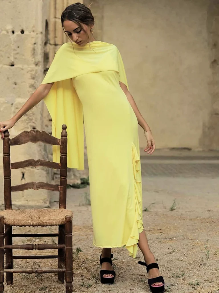 Vestido midi amarillo con chal BombonSpain fabricación propia